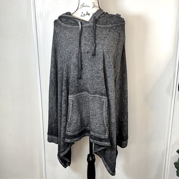 Wild Pearl Cozy Gray Hooded Poncho size Medium - Picture 2 of 9